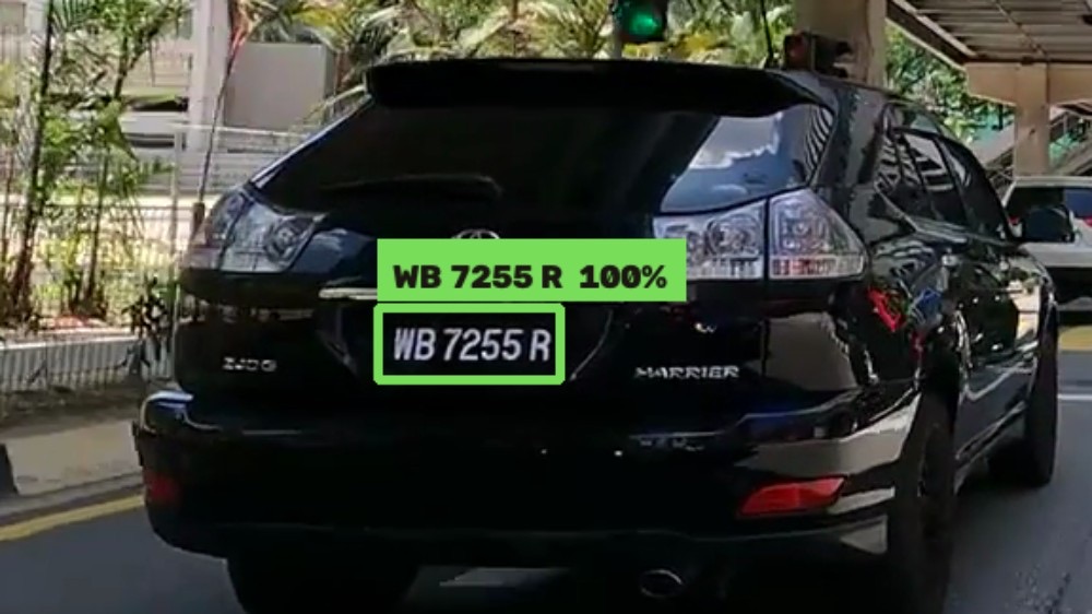WashLens detecting plate WB 7255 R on a moving car in Kuala Lumpur traffic